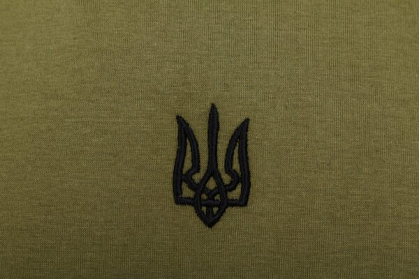 Футболка LOGOS з вишивкою чорний герб
